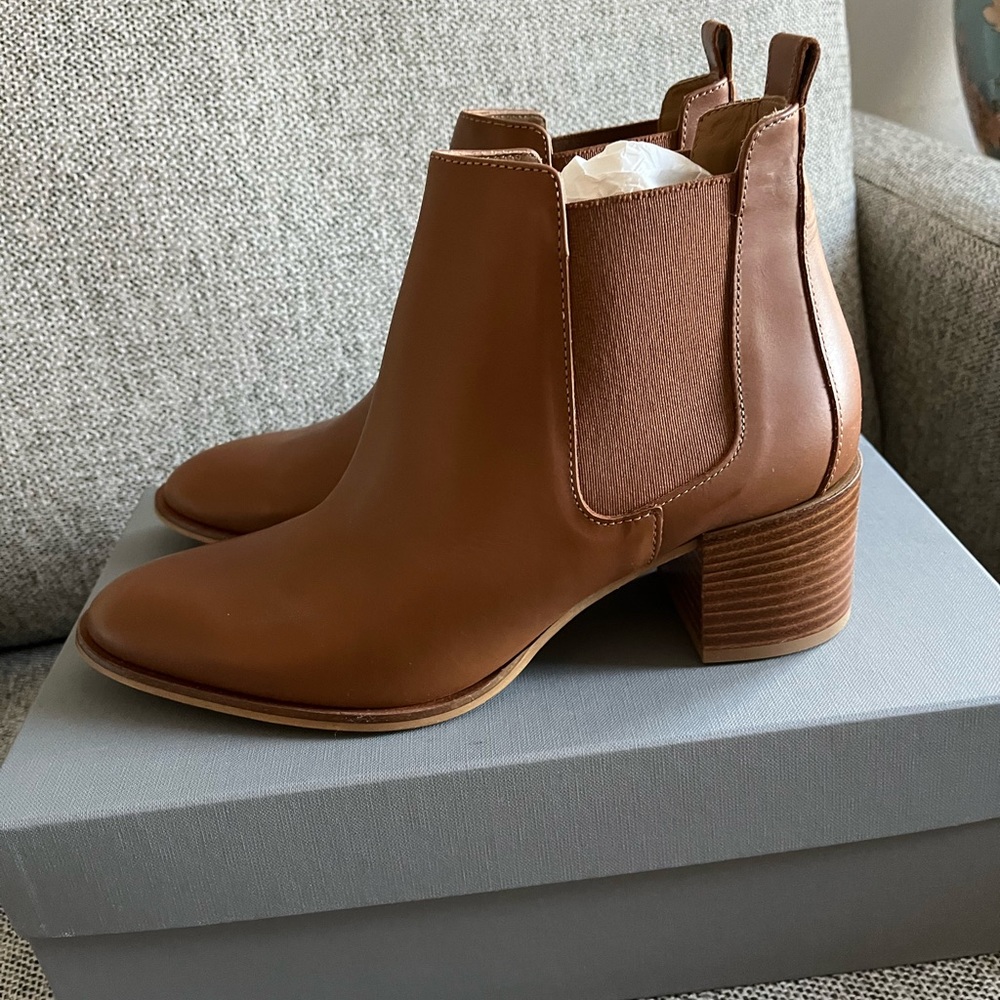 Brand new Everlane heel boots in Cognac